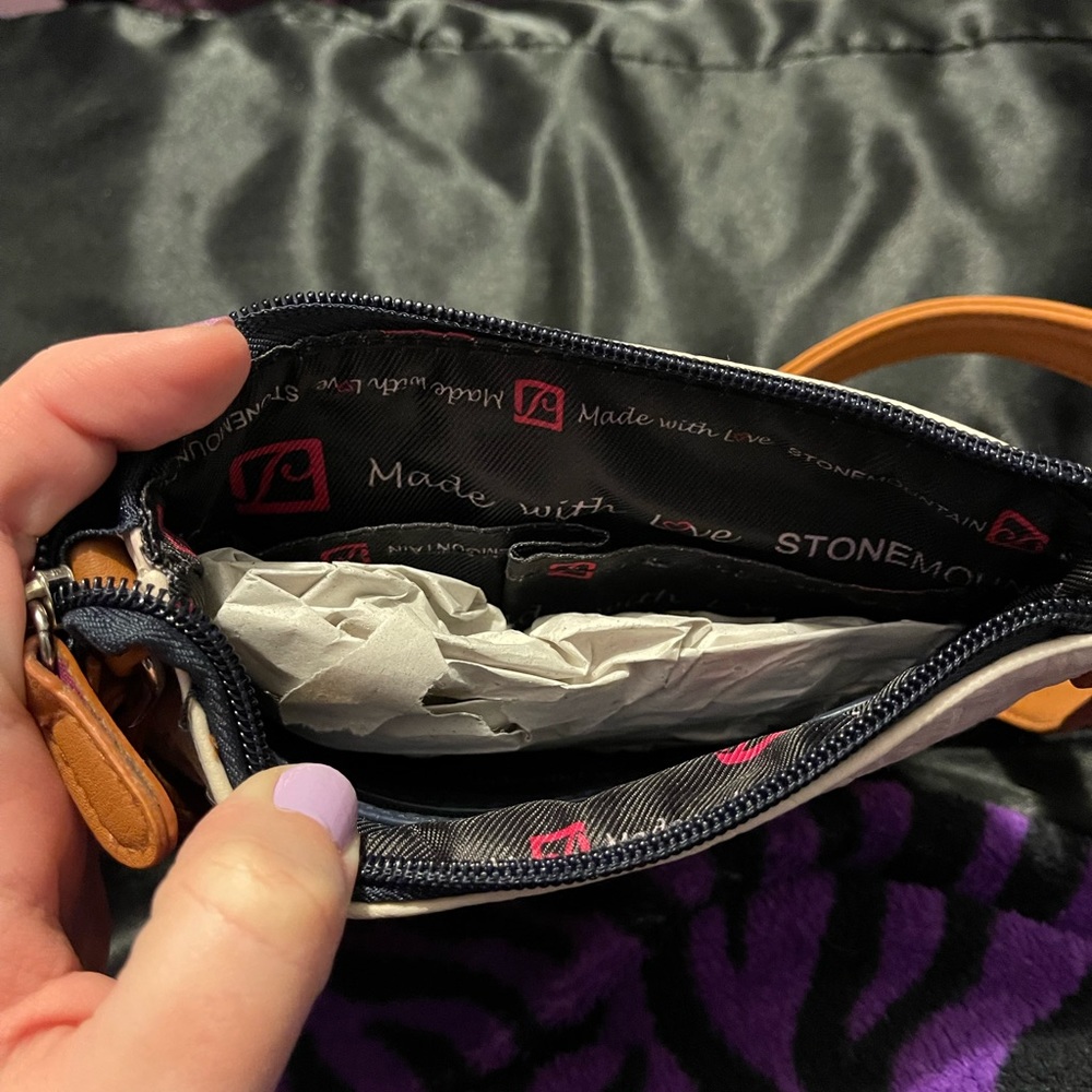 Handbag - Picture 2 of 5